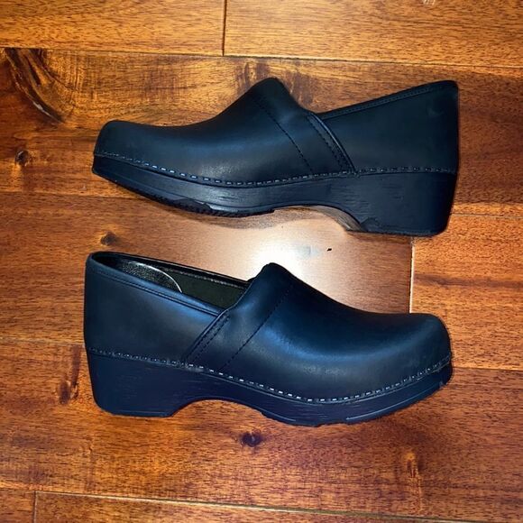 L.L. Bean clogs  - Picture 3 of 12